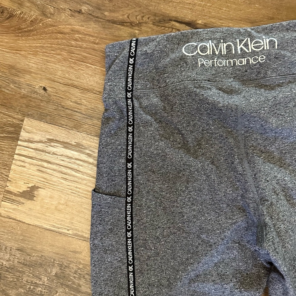 Calvin Klein Gray Performance Stretch Leggings. - image 6